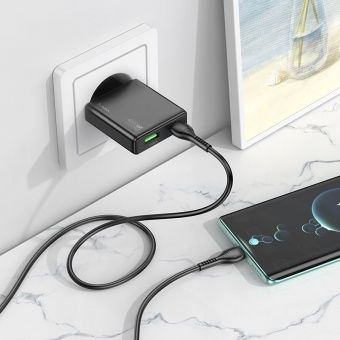 Сетевое зарядное устройство Hoco N38 (PD20W+QC3.0) цвет: Чёрный